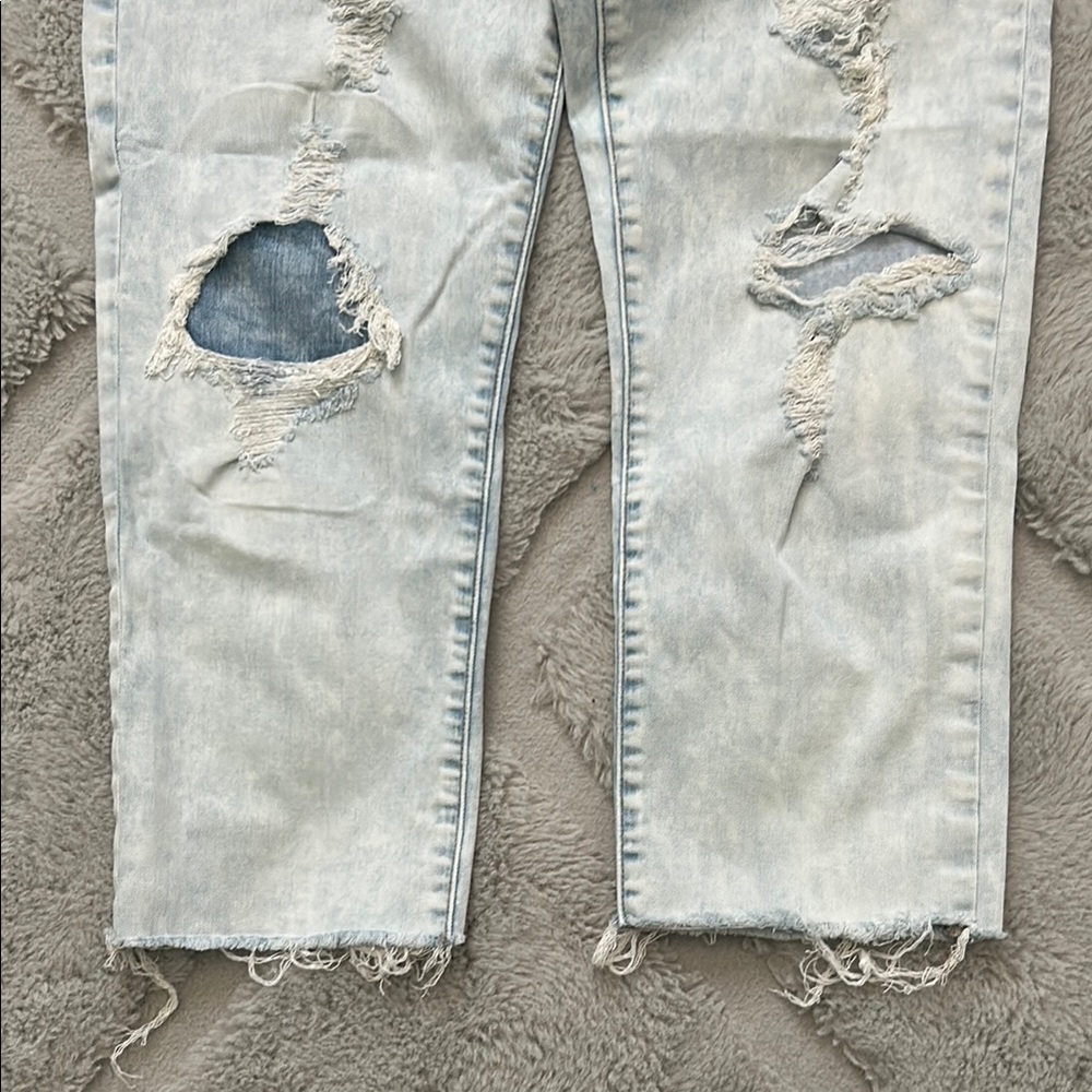 **LAST CHANCE!! American Eagle Outfitters Men’s Slim Cut Distressed Jeans - Picture 4 of 14